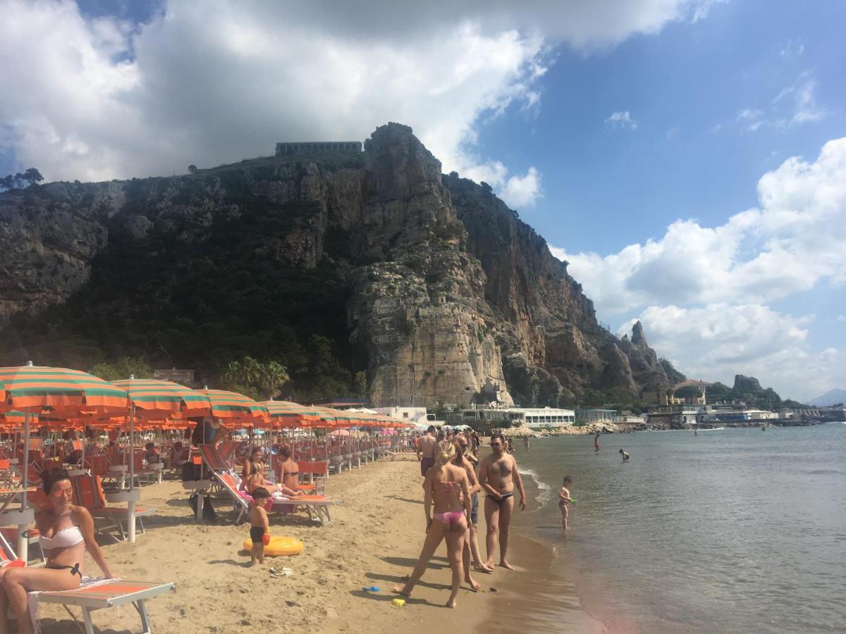 Beach Holiday Villa Terracina Eksteriør billede