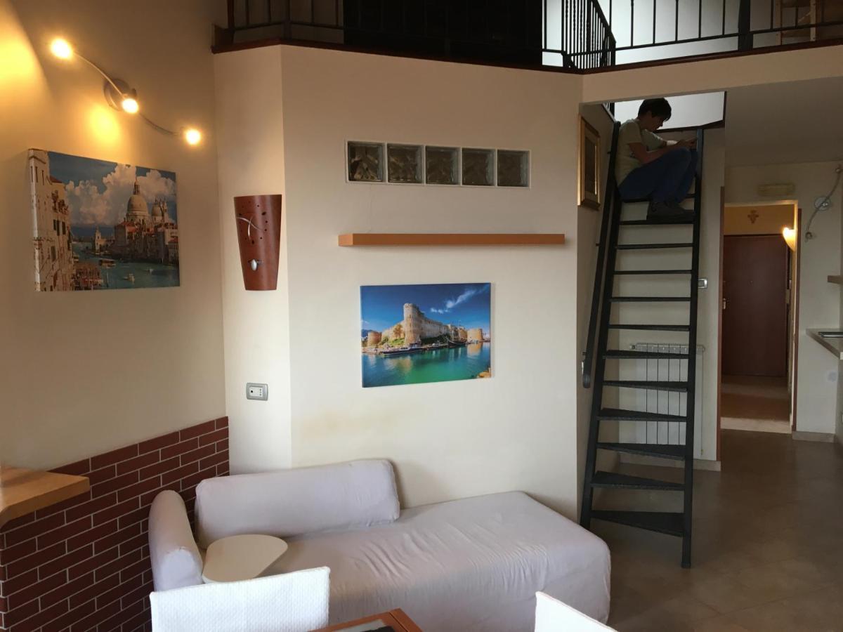 Beach Holiday Villa Terracina Eksteriør billede